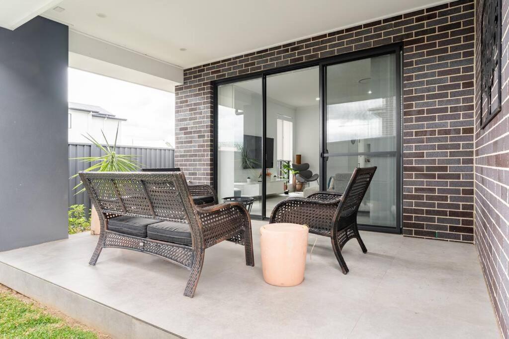 Neat 4 Bedroom In Catherine Fields Narellan Exterior photo