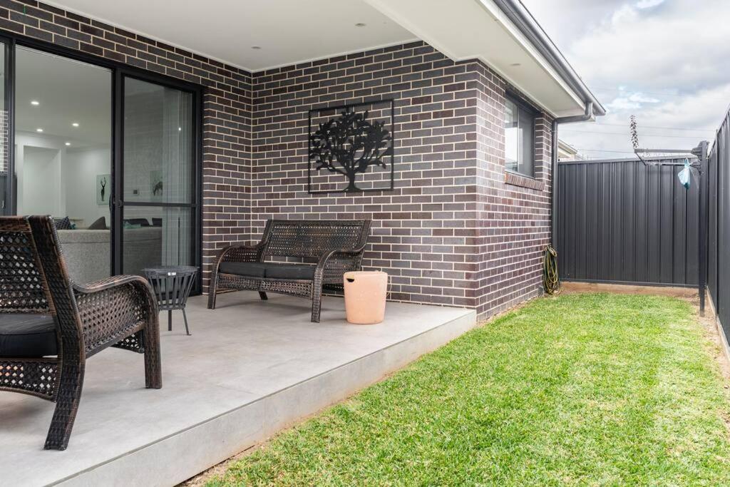 Neat 4 Bedroom In Catherine Fields Narellan Exterior photo